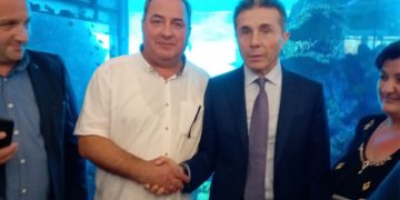 მამა შვილთან შემხებლობაში არაა – 8 პირის საქმის მოწმის მამა მაღალჩინოსანია, თუმცა, მოსამართლე თვლის, რომ ეს მის ობიექტურობაზე ვერ იმოქმედებს