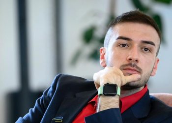 “არავისთვის მომიყოლია ეს ამბავი, რადგან ახლა ვმეგობრობ მასთან” – რატომ ტიროდა სტუდენტი და რაში ითხოვდა დახმარებას?