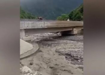 ქუთაისი-ლენტეხი-უშგულის საავტომობილო გზის ხუთ მონაკვეთზე მეწყერი ჩამოწვა