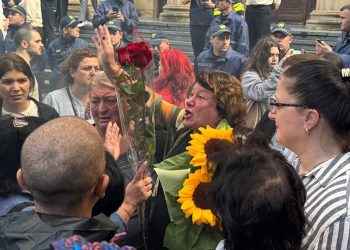 “ჩვენს შვილებს აქვთ ჩვენი იმედი! ჩვენს დიდ სახლში – რუსთაველზე ვიქნებით! ამათ არ იციან დედის ცრემლის ფასი” – გიორგი მინდაძის დედა