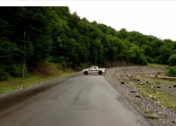 მოქალაქეები, რომლებიც სტიქიის ზონაში ჩარჩნენ, მაშველებმა გამოიყვანეს – რა ვითარებაა თუშეთის გზაზე