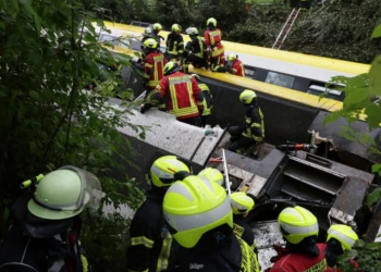 გერმანიაში სამგზავრო მატარებელი რელსებიდან გადავიდა – გარდაცვლილია სამი ადამიანი