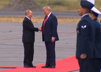 ტრამპი და პუტინი ერთმანეთს შეხვდნენ