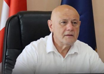 მადლობა ღმერთს, რომ რუსი მშვიდობისმყოფელები გორში შემოვიდნენ, თორემ მიშას ხულიგნები მთელ ქალაქს ძარცვავდნენ – გორის საკრებულოს თავმჯდომარე New York Times-თან