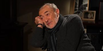 ,,მშვიდობით არა, ნახვამდის!” – მამუკა ჩარკვიანი 69 წლის ასაკში გარდაიცვალა