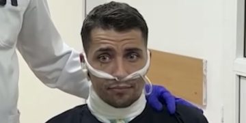 უკრაინელი სამხედრო, რომელსაც რუსმა ჯარისკაცებმა ყელი გამოჭრეს და ცოცხლად დამარხეს, – გადარჩა