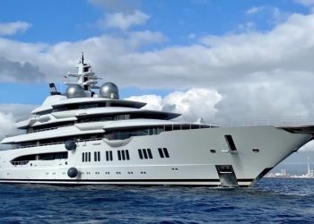 რუსი ოლიგარქის სუპერ-იახტა ამერიკას აუქციონზე გააქვს