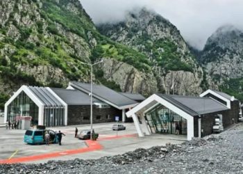 “დარიალის” გამშვებ პუნქტზე ქრთამის მიცემისა და ყალბი დოკუმენტების გამოყენებისთვის 1 პირი დააკავეს