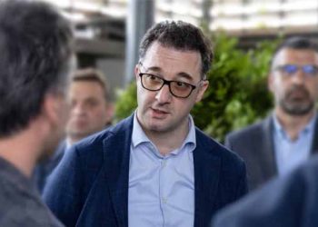 “ათასობით ადამიანს აქვს შეუძლია მინისტრის გარეშე მიიღოს გადაწყვეტილება” – მინისტრი