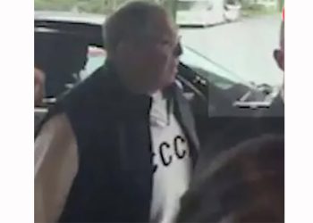 ლავროვის მაისურზე წარწერა – СССР