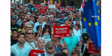 თბილისში მასშტაბური მარშია – პროფესორ-მასწავლებლებისა და ექიმების განცხადება