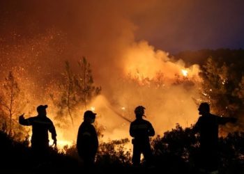 საბერძნეთში მასშტაბურ ტყის ხანძარს ებრძვიან – დაღუპულია, სულ მცირე, სამი ადამიანი