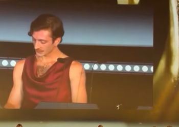 ლოკარნოს კინოფესტივალზე მსახიობი ლევან გელბახიანი სინდისის პატიმრების მხარდამჭერი სიტყვით გამოვიდა