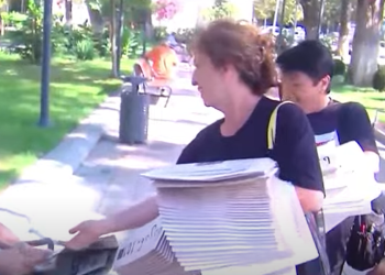 “თავისუფლების ხმა ციხიდან” – სინდისის პატიმრების ოჯახის წევრები გაზეთებს დღეს ქუთაისში არიგებენ