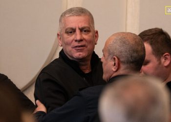 “ეს ციხე არ არის, წამებაა. შეიძლება ექიმი ერთი თვე არ იყოს ციხეში? 36 კვ.მ.–ში 6 კაცი, ტარაკნები დარბიან, 40 გრადუსი სიცხეა…” – ვასილ კაძელაშვილი