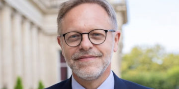 საქართველოში საფრანგეთის ახალ ელჩად ოლივიე კურტო დაინიშნა