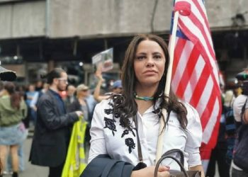 ,,4-ში თუ მოხდება რევოლუცია და დამხობა, ისევ ბიძინას გაკეთებული იქნება… სხვა შანსი არ არსებობს, ეს ისევ ბიძინას სცენარის ნაწილი იქნება…“ – ია ფარულავა