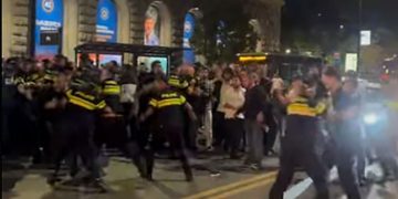 (ვიდეო) – ოცნების წევრებმა ოფისის უკნიდან მოუარეს და აქციის მონაწილეებს თავს დაესხნენ