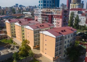 დააკავეს 4 პირი, რომლებიც ბათუმში უძრავი ქონების გირავნობით დაინტერესებულებს ატყუებდნენ და მათ თანხებს ეუფლებოდნენ