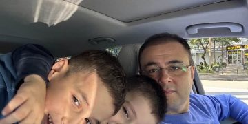 „კოვზი რომ წინასწარ დაზოგოს ნაცარში დასვრისგან“ – რას წერს რატი ბრეგაძე?