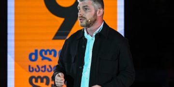 “ქართული ოცნების” ლიდერები იყენებენ, რომ აი, ვიღაცამ უარი თქვა კანდიდატობაზე და გვერდით გაიწია, კანდიდატურა მოხსნა და რატომ ხდება ეს იცით?“ – ირაკლი კუპრაძე