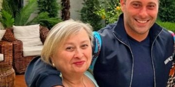 „მე გადანაშაულებთ თქვენ ჩემი პოლიტპატიმარი შვილის, გიორგი ჩიკვაიძის მიზანდასახულ მკვლელობის მცდელობაში…“ – ეკა წერეთელი