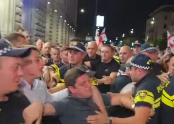 (ვიდეო) – “თქვენ ნაბო@რებო, თქვენი დედა…” – შსს “ოცნების” ლიდერების გაკავების სამსახურში