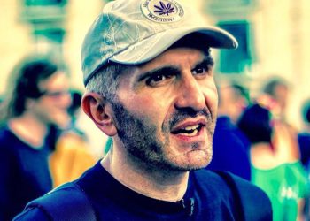 „ქოცებო!!! 4 ოქტომბერს გამოდით რუსთაველზე და მშვიდობიანად დაიმხეთ თავი, თორემ ყველას დაგიჭერენ“ – გოგა ხაჩიძე