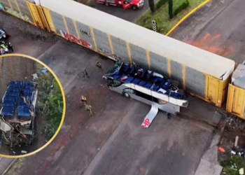 10 დაღუპული და 60-ზე მეტი დაშავებული – მექსიკაში მატარებელი სამგზავრო ავტობუსს შეეჯახა