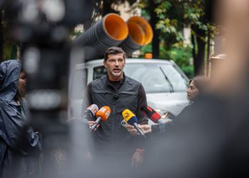 კახა კალაძე: უხვ ნალექს წერეთლისა და ჩოლოყაშვილის ახლადრეაბილიტირებულმა გზის მონაკვეთმა უპრობლემოდ გაუძლო, ერთადერთი იყო საბურავებით ამოვსებული სანიაღვრე სისტემა