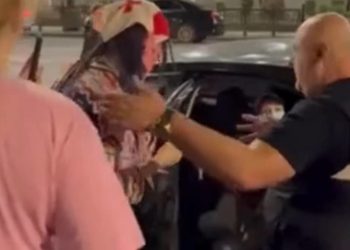 პოლიციამ, თავისუფლების მოედანზე, აქციიდან მიმავალი ორი გოგო დააკავა – მედია