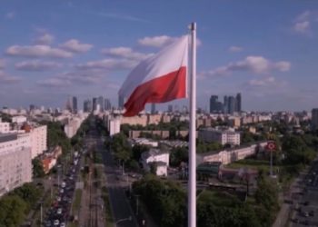 პოლონეთში სამთავრობო შენობის თავზე დრონი ჩამოაგდეს