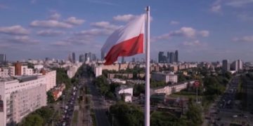 პოლონეთში სამთავრობო შენობის თავზე დრონი ჩამოაგდეს