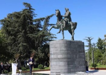 თბილისში ერეკლე მეორის ძეგლი გაიხსნა