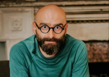 “გამწარებული ხალხი ფურთხით შეგაცილებთ საკნებში. ფუ! თქვე არაადამაინებო” – დათო გორგილაძე