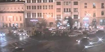 რუსთაველის გამზირზე ქვებს ეძებენ