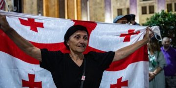 71 წლის აზა ჩილაჩავას პირბადის ტარების გამო სიტყვიერი გაფრთხილება მისცეს