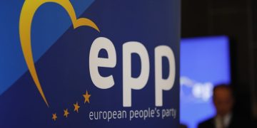 EPP – მოვუწოდებთ „ქართულ ოცნებას“, ძალადობა და რეპრესიები შეწყვიტოს – მოვუწოდებთ ევროკავშირსა და მის წევრ სახელმწიფოებს, დააწესონ სანქციები ივანიშვილისა და მისი ხელშემწყობი პირების წინააღმდეგ