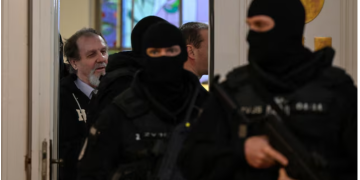 რობერტ ფიცოზე თავდასხმაში ბრალდებულს 21 წლით თავისუფლების აღკვეთა მიესაჯა