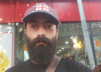 კაცს, რომელმაც პოლიციელი ყელის არეში დაჭრა, სასამართლომ პატიმრობა შეუფარდა