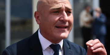 შენ შეგიძლია ცოლს 150 000 დოლარი აჩუქო? – მოსამართლეს შეუძლია – “მინდა ვაჩუქებ, მინდა – არა”