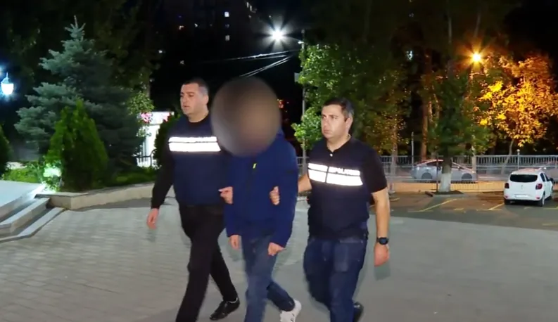 დაკავებულია 5 არასრულწლოვანი, რომლებიც ტაქსის მძღოლს თავს დაესხნენ და თანხა წაართვეს – შსს