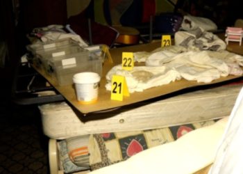 პოლიციამ კუსტარული ლაბორატორიიდან განსაკუთრებით დიდი ოდენობით ნარკოტიკი ამოიღო – დაკავებულია 2 პირი