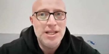 „აგრძნობინეთ ნახევრადქალიშვილ პოლიტიკოსებს, რომ ხალხის ნებაა მთავარი და არა ტ@აკის თბილად ქონა!!!“ – ნიკა ქავთარაძე