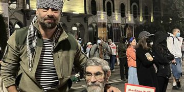 მოსამართლე თორნიკე ქოჩქიანმა მწერალ ბექა ქურხულს 8 დღით ციხე მიუსაჯა