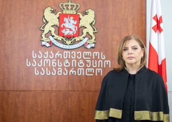 საკონსტიტუციო სასამართლოს მოსამართლემ, სკანდალური პროცესის დაწყებამდე, თანამდებობა დატოვა