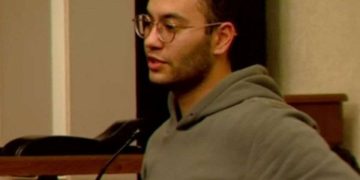 „დაფიონის“ ინფორმაციით, საპატიმროში მყოფმა ზვიად ცეცხლაძემ შიმშილობა დაიწყო