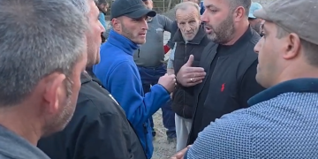 დაპირისპირება ბათუში – მახვილაურის დასახლებაში ადგილობრივები სამშენებლო სამუშაოებს აპროტესტებენ