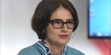 ,, რაღაცნაირი ხალხია, აი მათთვის რომ ქალბატონი ნინო ვარ… რა ნინო, რა მათე, რა მათე?!!” – ნინია კაკაბაძე