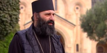 ,, ბოლომდე არ მასაუბრეს, ჩემი სიტყვები არ მოისმინეს და გამოსვლის დროს, (ანდია ჯაღმაიძე)მიჯიკავებს, მაწვება ხელით” – არქიმანდრიტი ილია თოლორაია